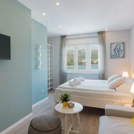 4 Elements Old Town Views 게스트하우스 4*