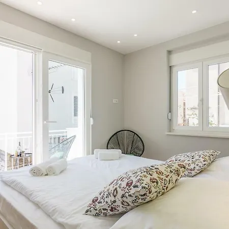 4 Elements Old Town Views 4* טרוגיר