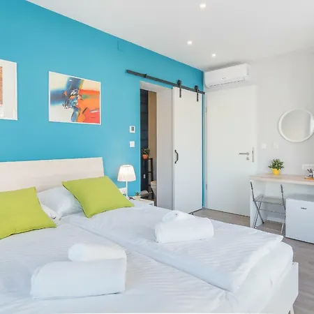 4 Elements Old Town Views Gasthof 4*