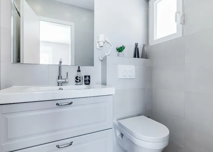 ゲストハウス 4 Elements Old Town Views 4*