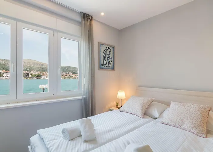 4 Elements Old Town Views 4* トロギール