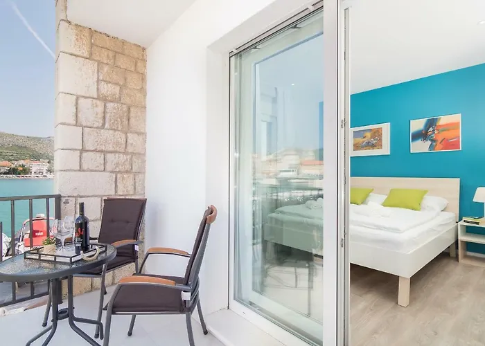 4 Elements Old Town Views ゲストハウス トロギール