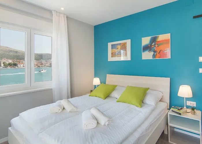 4 Elements Old Town Views ゲストハウス トロギール