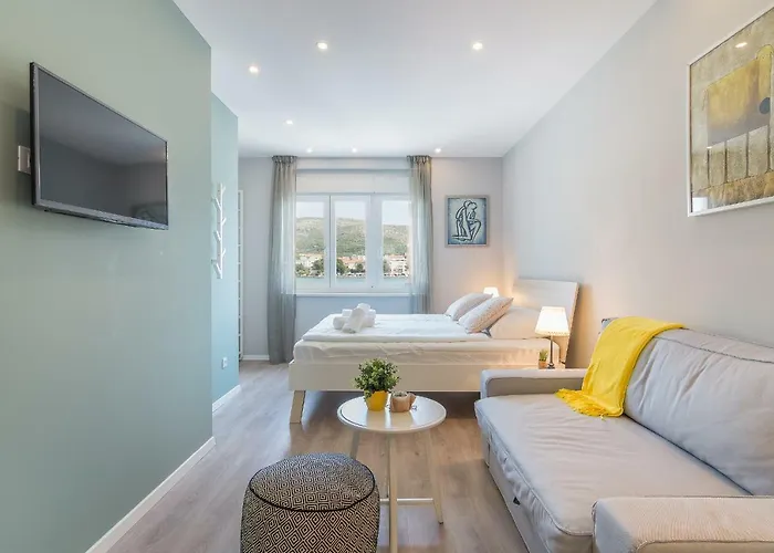 4 Elements Old Town Views トロギール